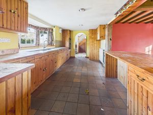 Kitchen- click for photo gallery